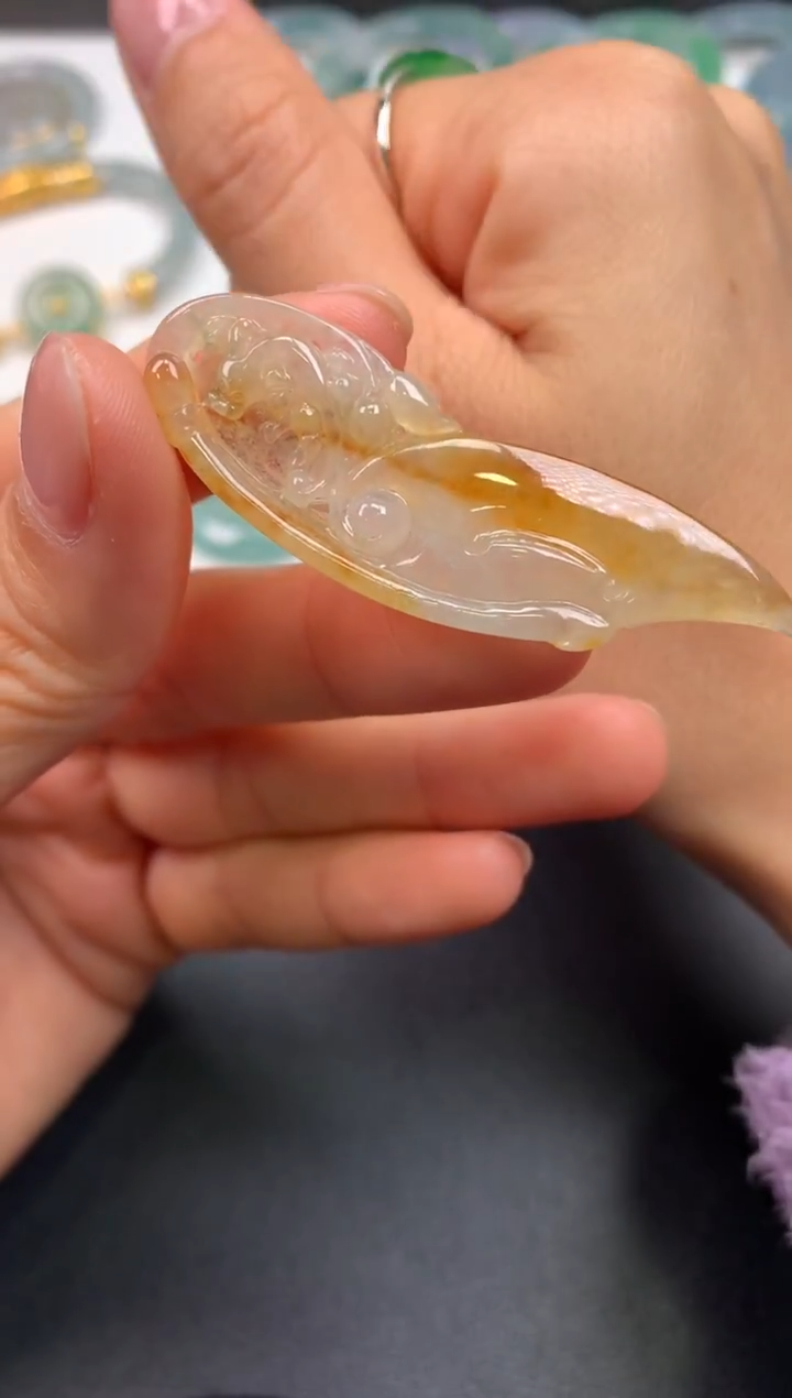 颈饰未镶嵌翡翠无鉴赏期无证书（53*4.2）