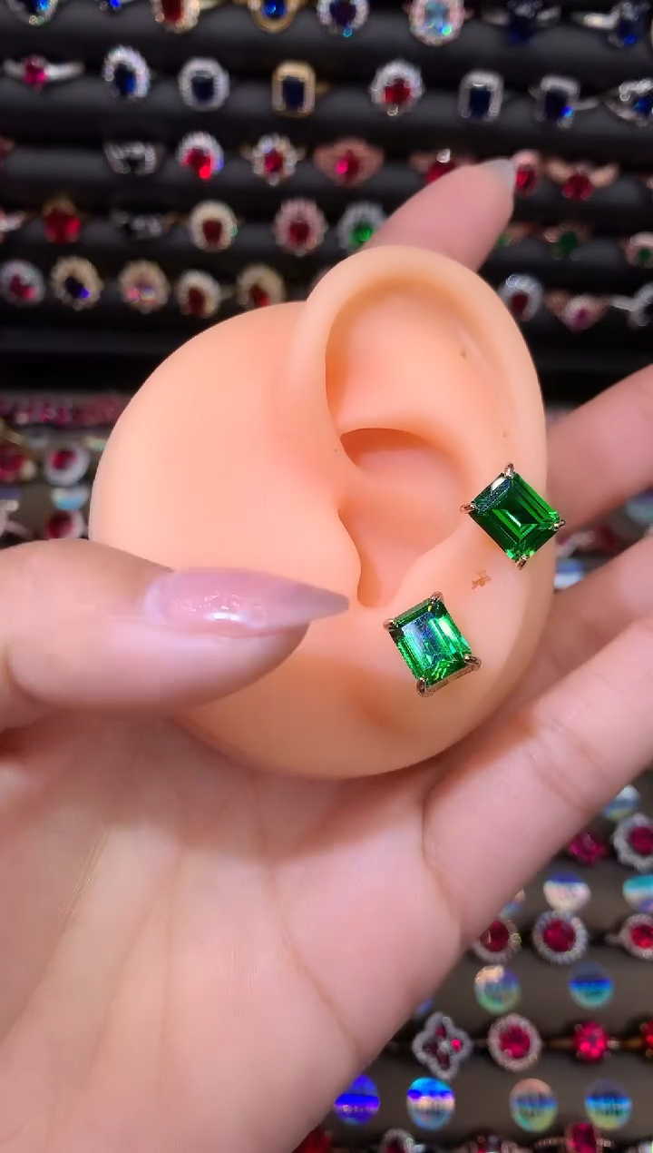 【闪购商品】透辉石耳饰银S925镶嵌79玫瑰金