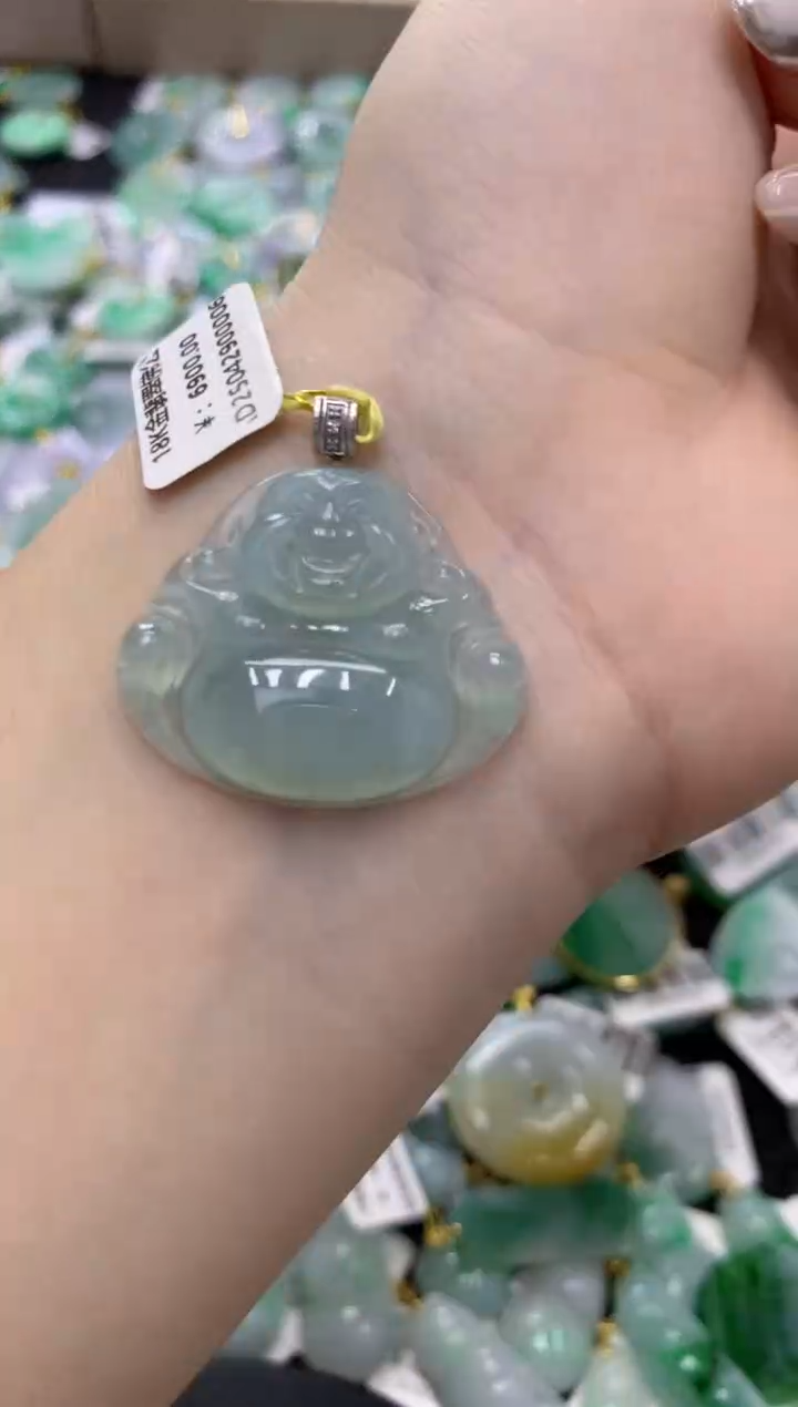 翡翠18K金镶嵌颈饰天然缅甸翡翠A货