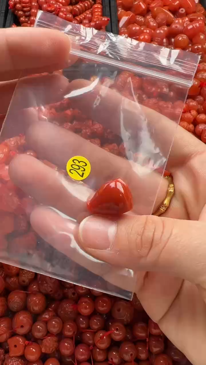 【闪购商品】南红玛瑙颈饰未镶嵌1