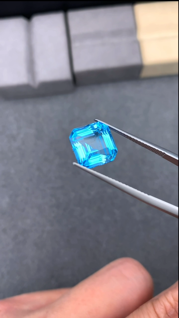 【闪购商品】托帕石裸石未镶嵌6.51克拉