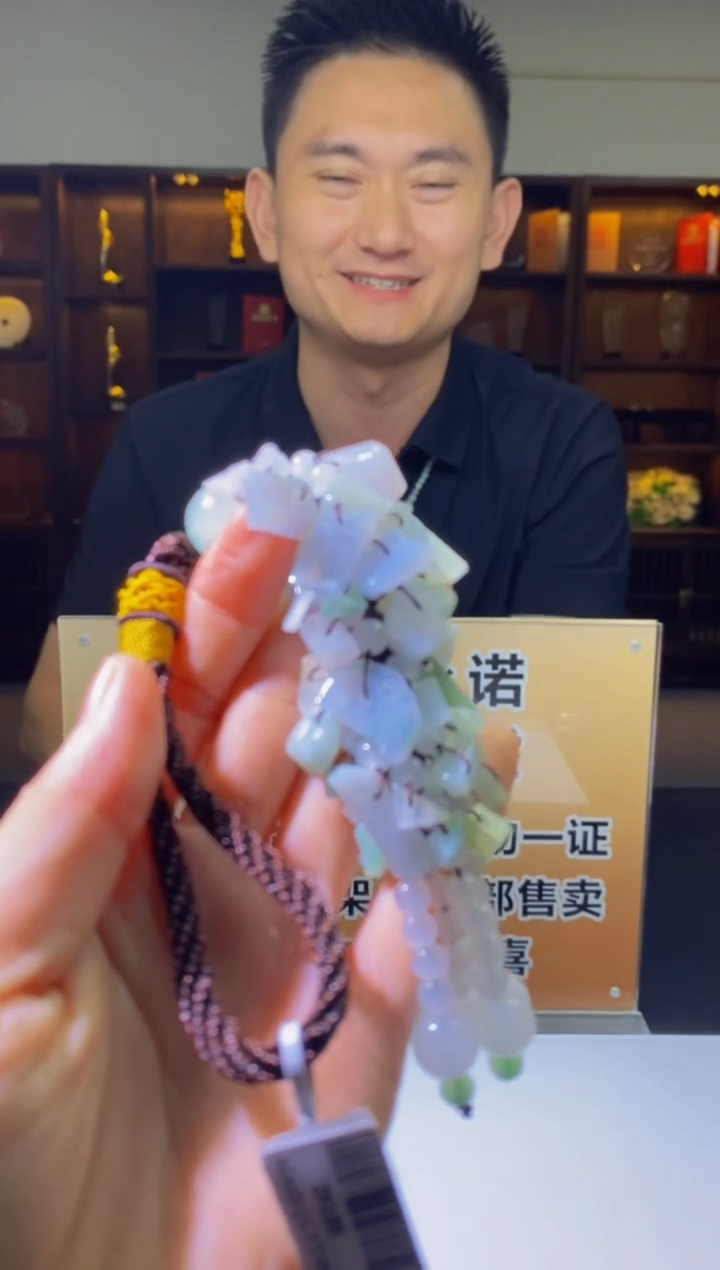 翡翠未镶嵌颈饰DBG0729002