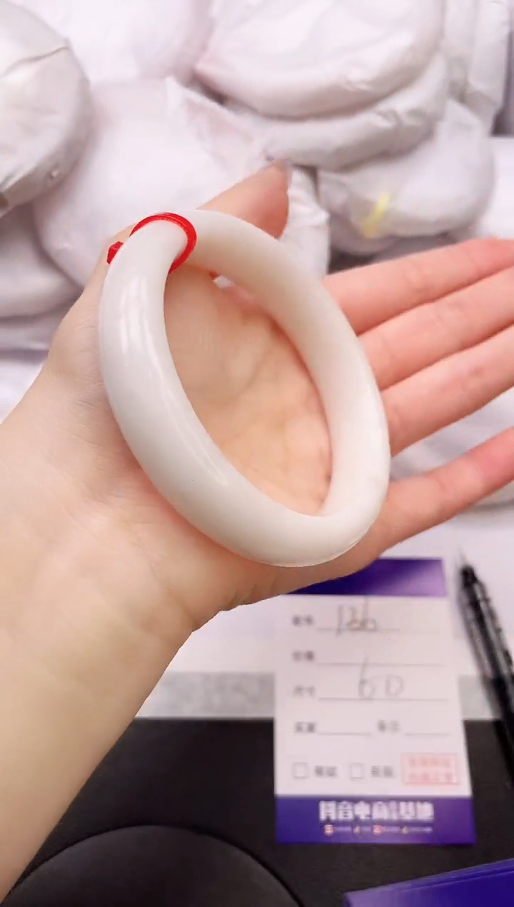 【闪购商品】和田玉手镯未镶嵌4K136-60