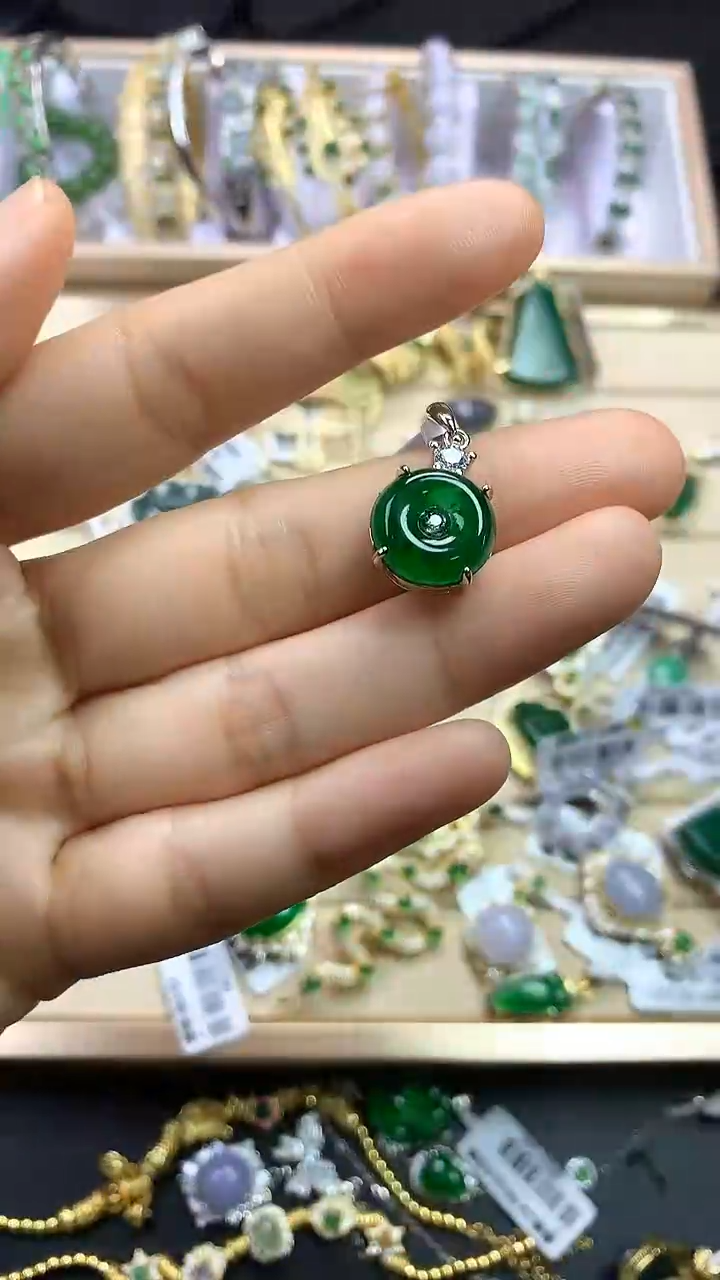 翡翠银S925镶嵌颈饰翡翠 银S925镶嵌 颈饰