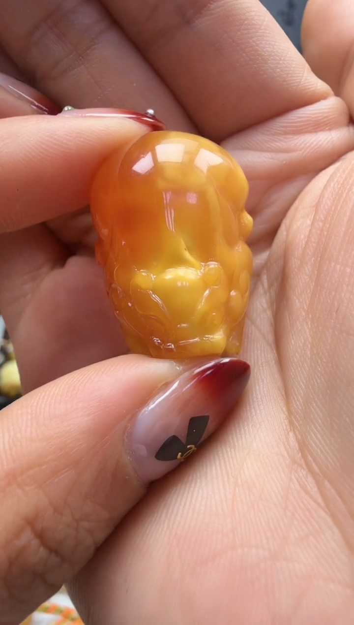 裸石琥珀未镶嵌如图