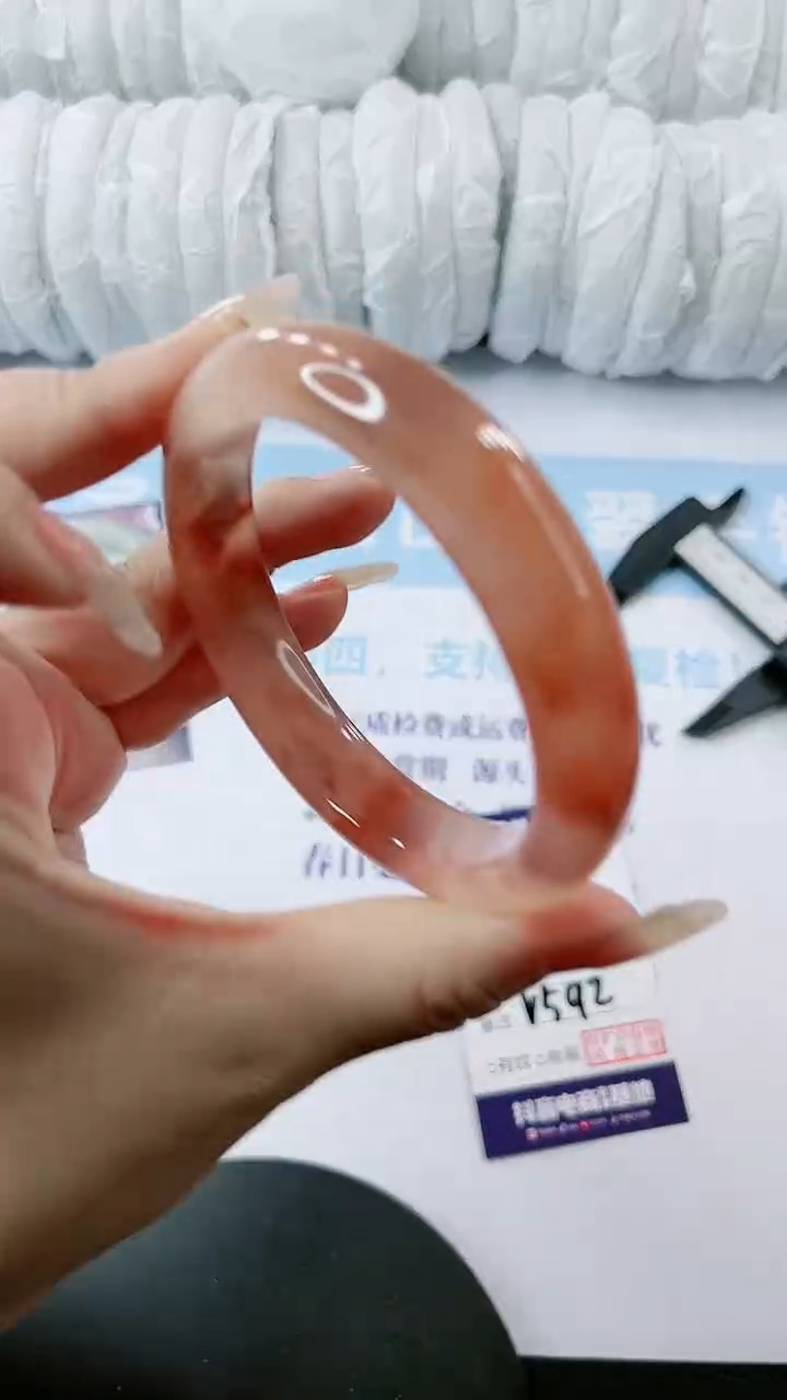 【闪购商品】石英质玉手镯未镶嵌多样性发货V592