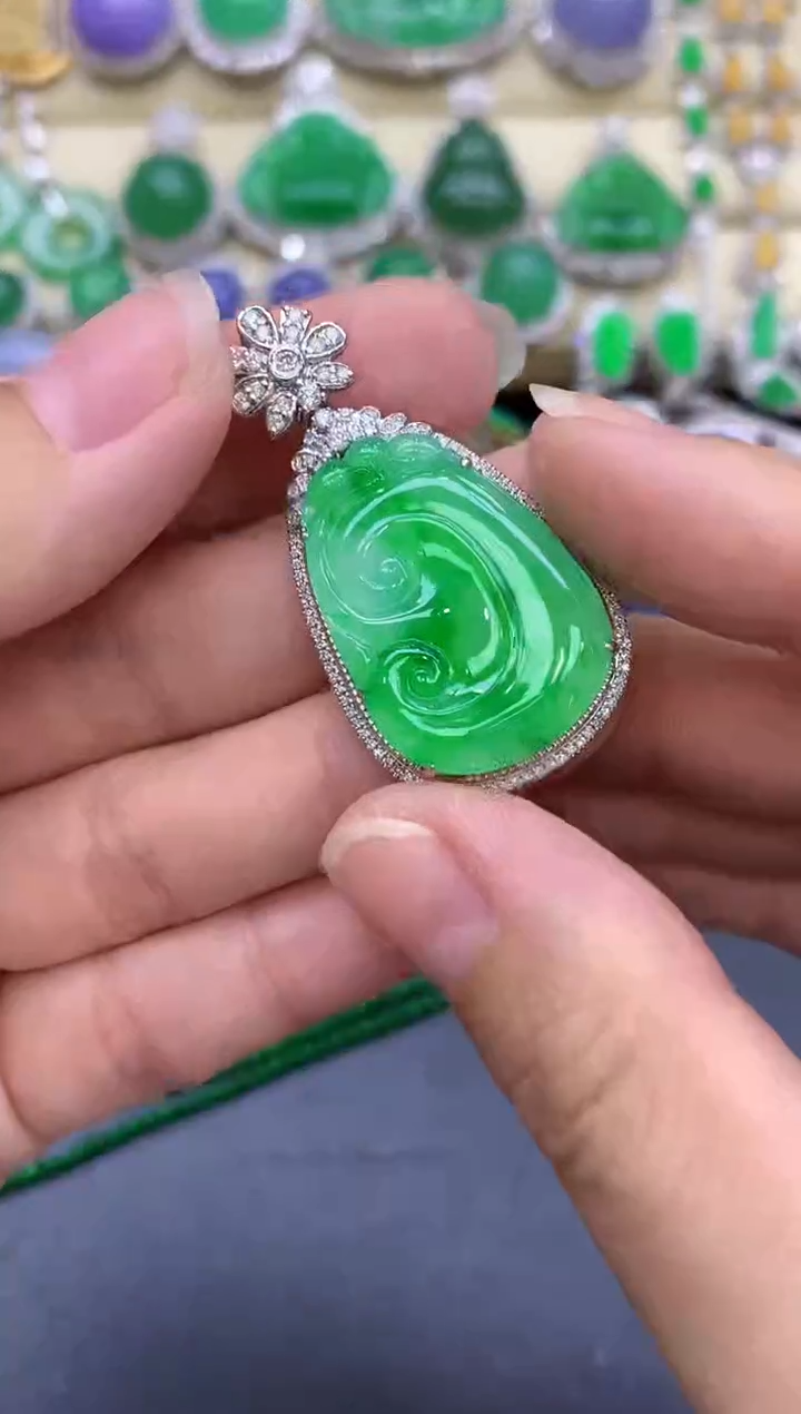 颈饰18K金镶嵌翡翠365-中国好珍宝