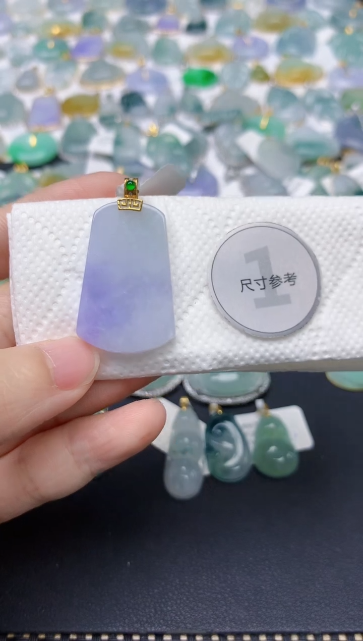 翡翠18K金镶嵌颈饰天然缅甸A货翡翠