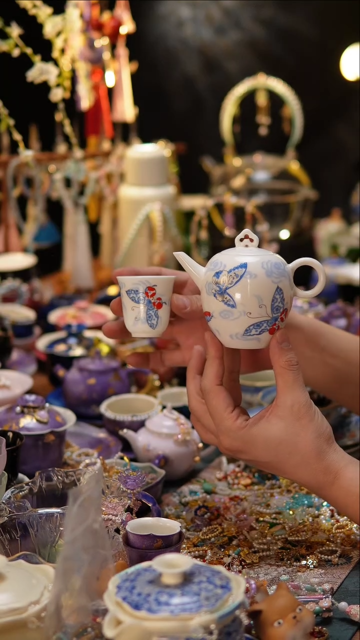 【闪购商品】蝴蝶美人尖壶+一杯