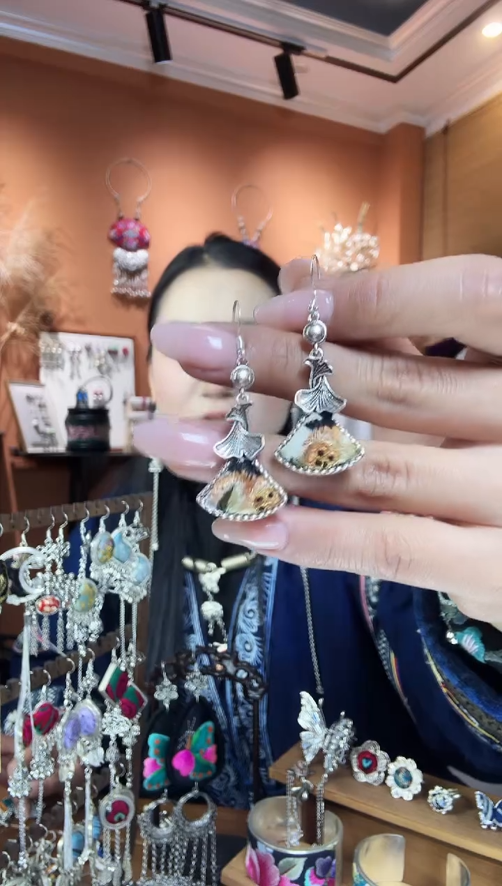 【闪购商品】刺绣纯手工民族风耳环