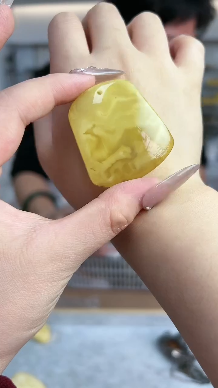 【闪购商品】琥珀裸石未镶嵌蜜蜡