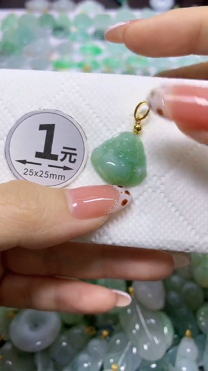 颈饰未镶嵌翡翠天然翡翠A货