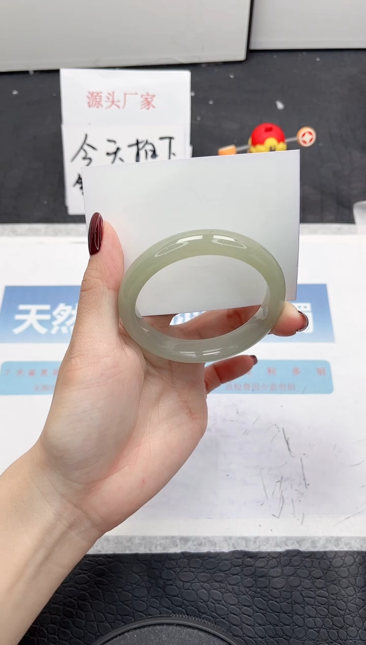 【闪购商品】石英质玉手镯未镶嵌73-54.8