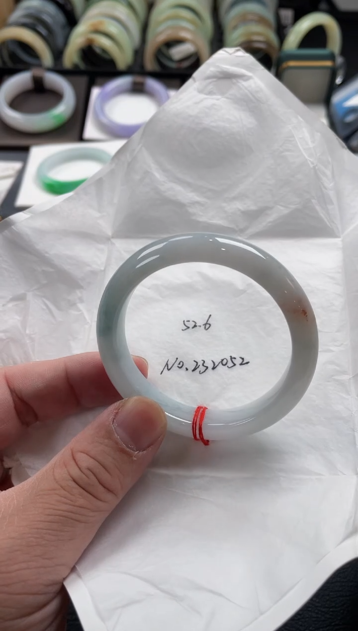【闪购商品】翡翠手镯未镶嵌52.6正圈 有纹