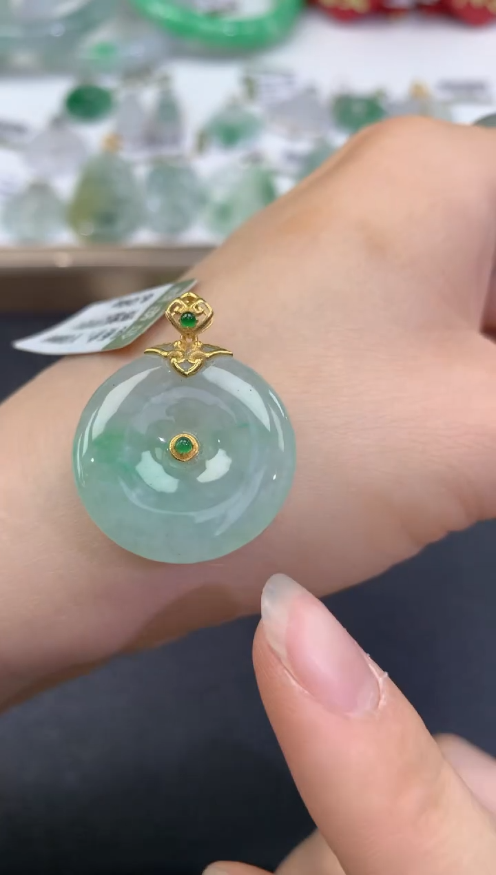 【闪购商品】翡翠颈饰18K金镶嵌