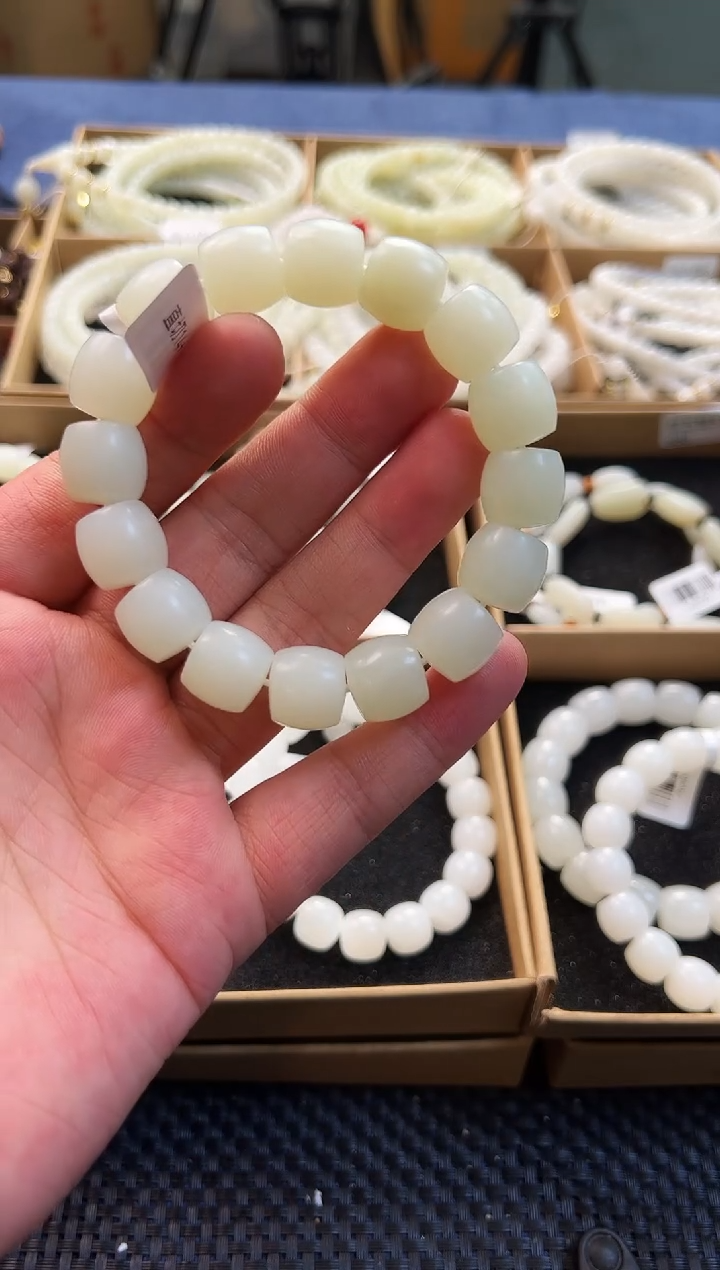 未镶嵌手串和田玉14+