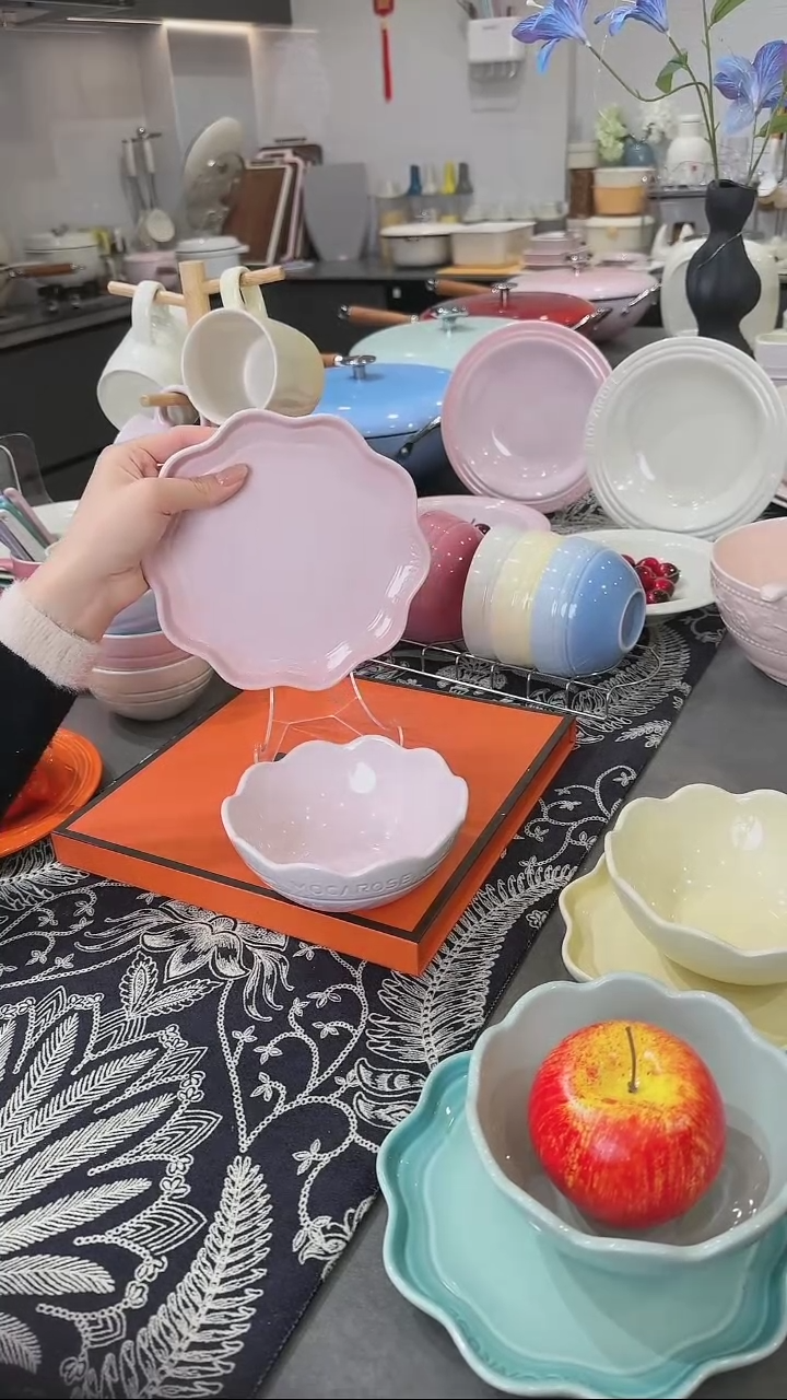 【闪购商品】瓷炻彩花边盘18cm-樱花粉