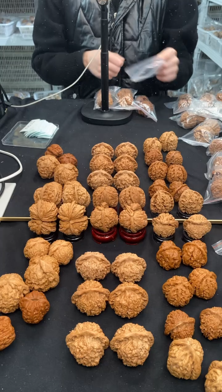 【闪购商品】文玩核桃把件麒麟官帽49