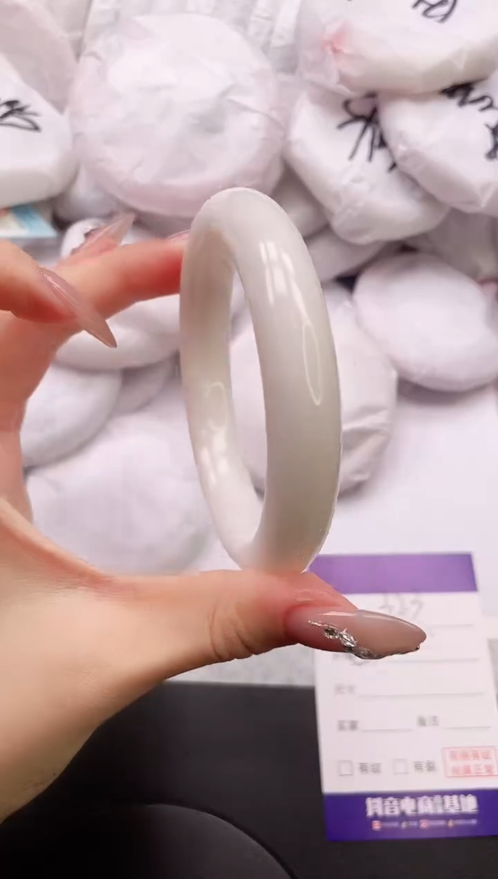 【闪购商品】和田玉手镯未镶嵌25K322-60