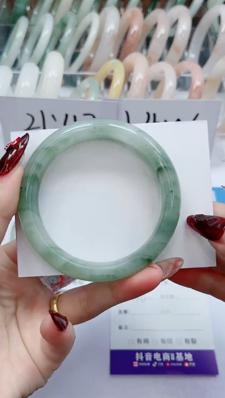 【闪购商品】石英质玉手镯未镶嵌85-58