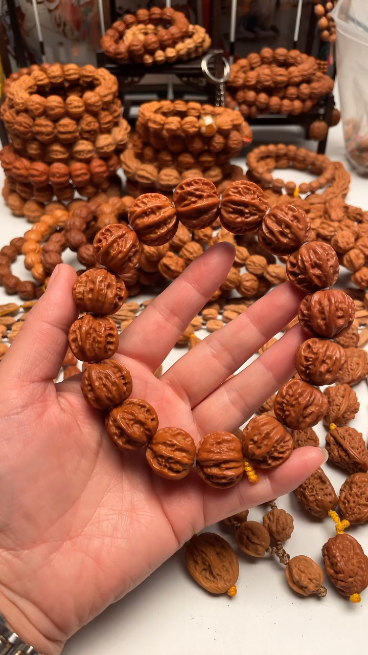 吊坠桃核A****R小核桃