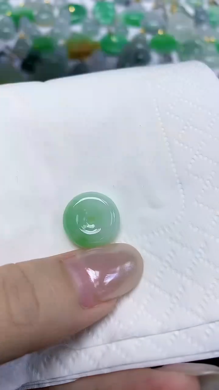 翡翠未镶嵌颈饰天然缅甸翡翠A货