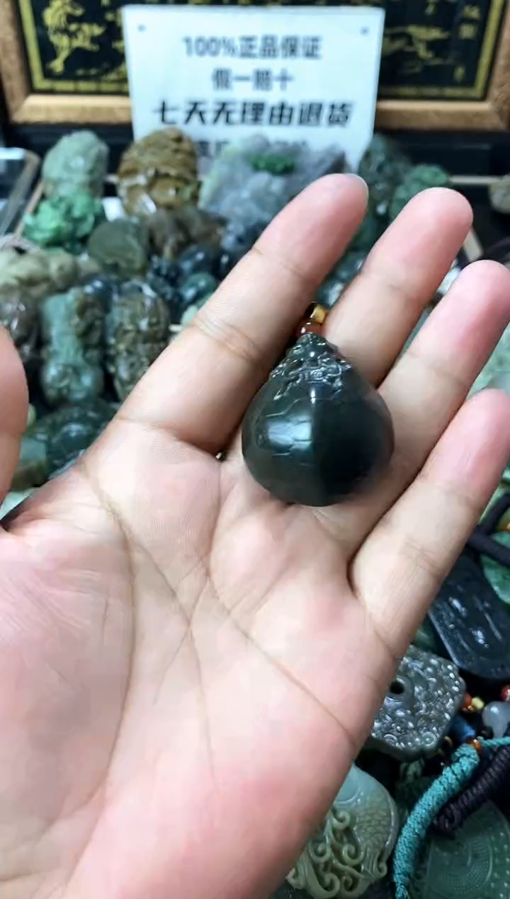 颈饰未镶嵌和田玉1