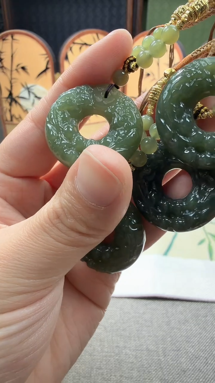 颈饰未镶嵌和田玉和田玉吊坠多样性发其一