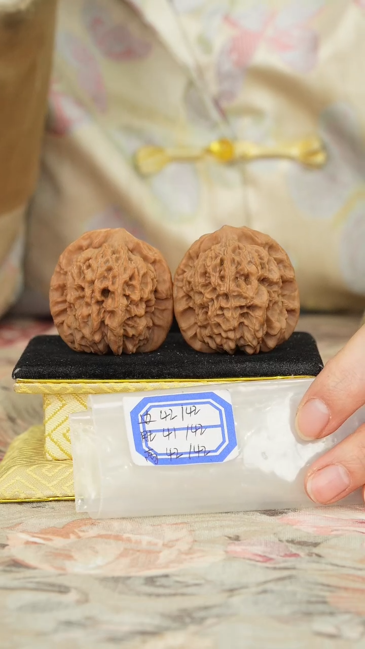 【闪购商品】文玩核桃把件非嫁接马老四