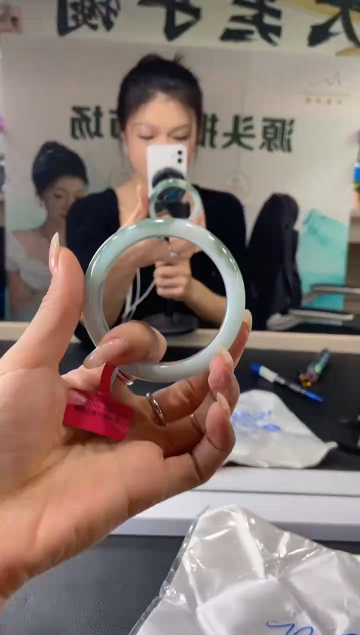 【闪购商品】翡翠手镯未镶嵌手镯