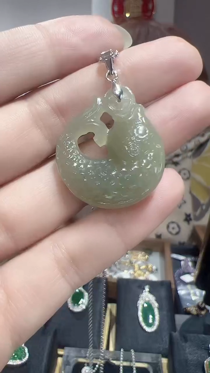 颈饰未镶嵌和田玉20251212102