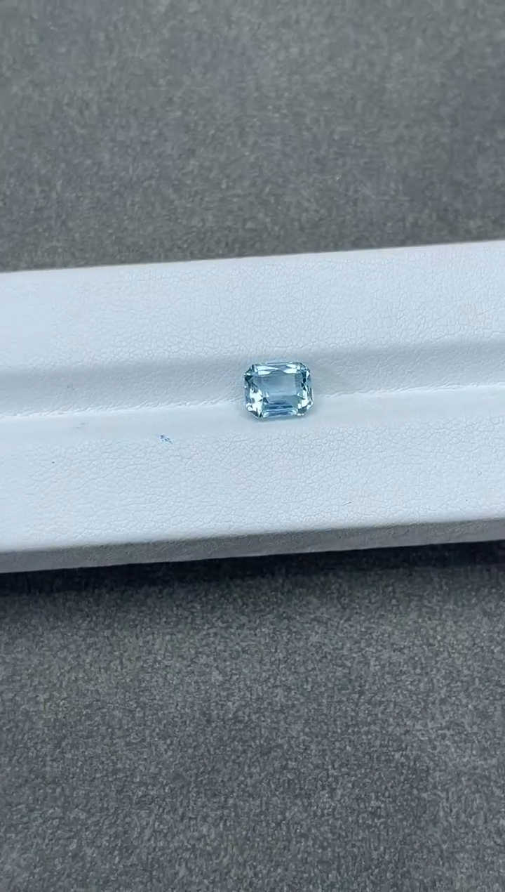 未镶嵌笔搁海蓝宝石1.53ct