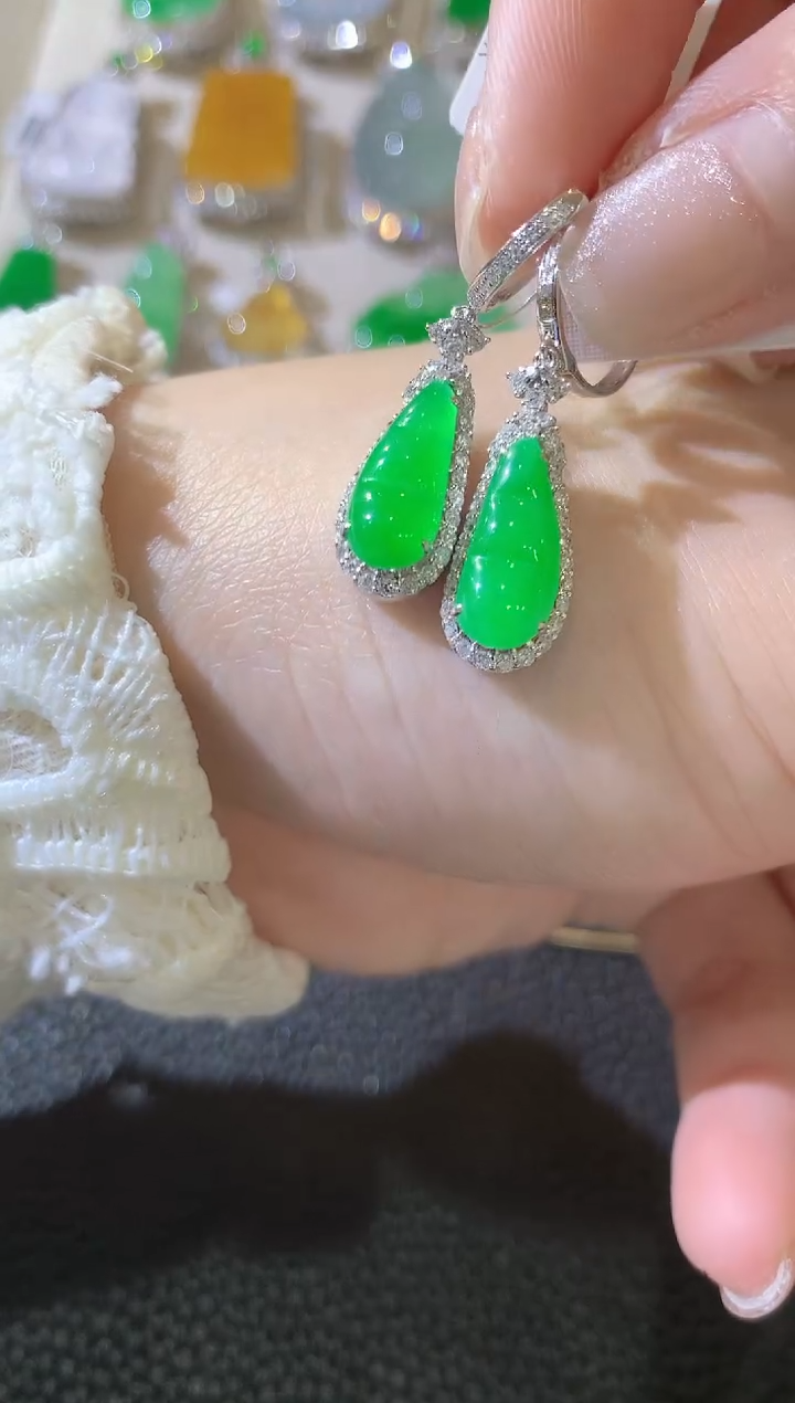 【闪购商品】翡翠耳饰18K金镶嵌C60翡翠