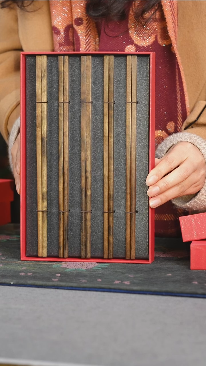 【闪购商品】楠木（金丝楠）其他古沉金丝楠水波纹筷子一盒五双