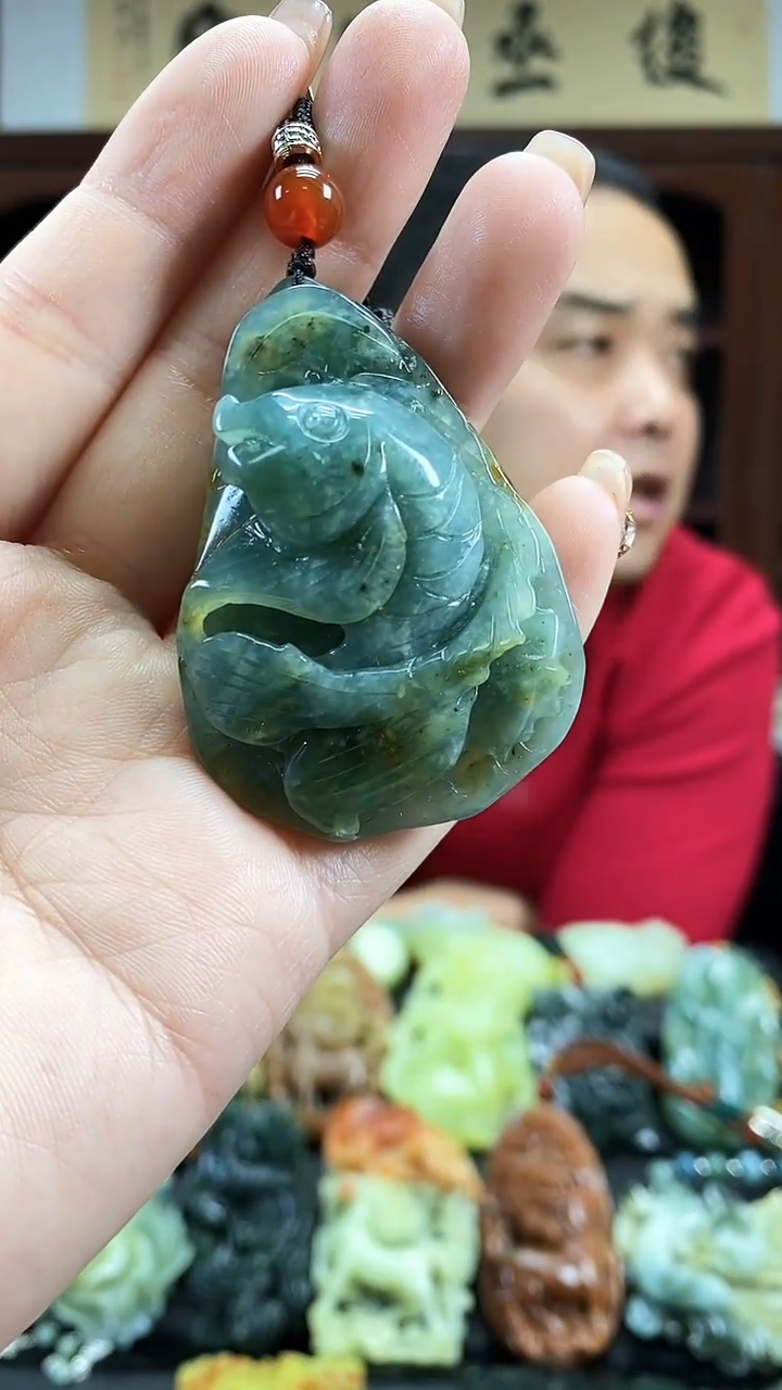 【闪购商品】蛇纹石玉吊坠未镶嵌·