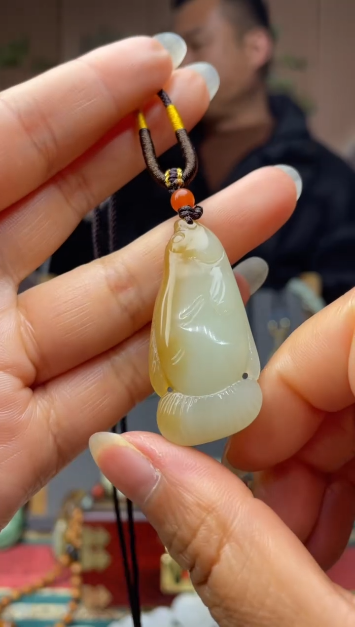 颈饰未镶嵌和田玉拍一发一