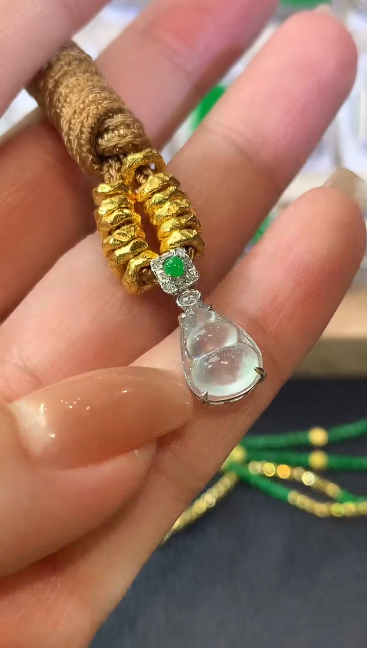 颈饰18K金镶嵌翡翠冬日珠宝多样性发货一件Q53