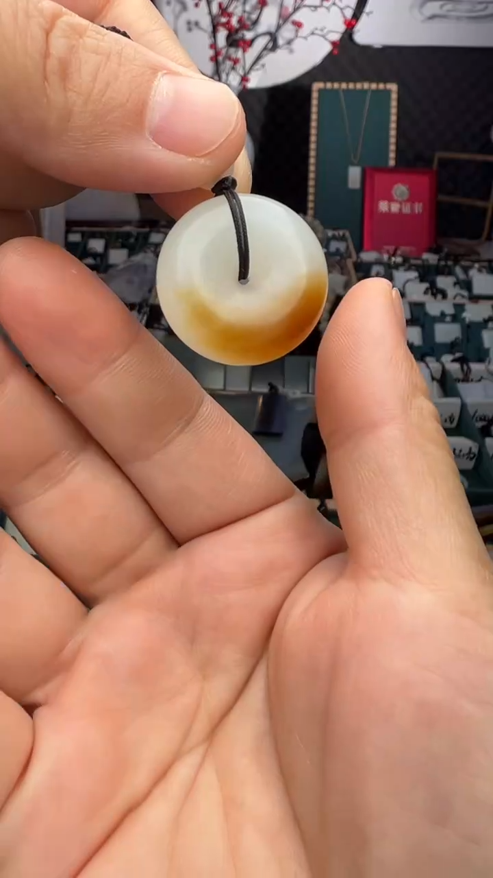 颈饰未镶嵌和田玉J