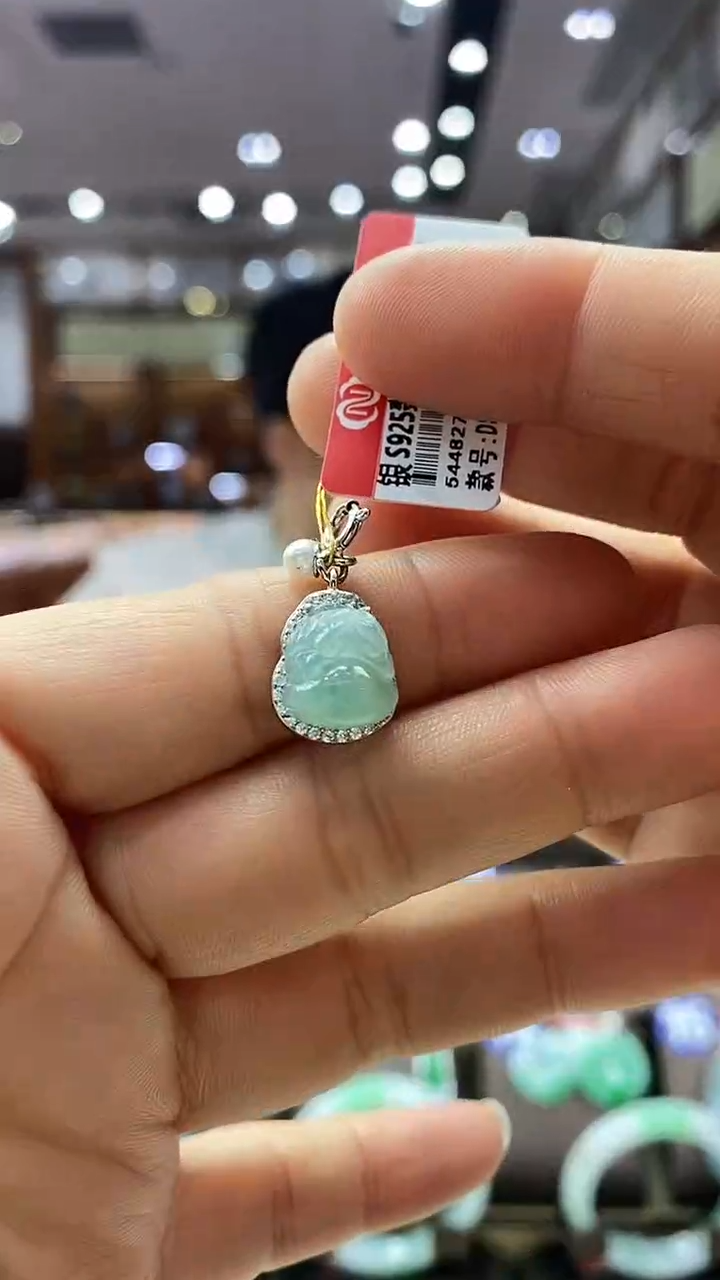 颈饰银S925镶嵌翡翠貔貅