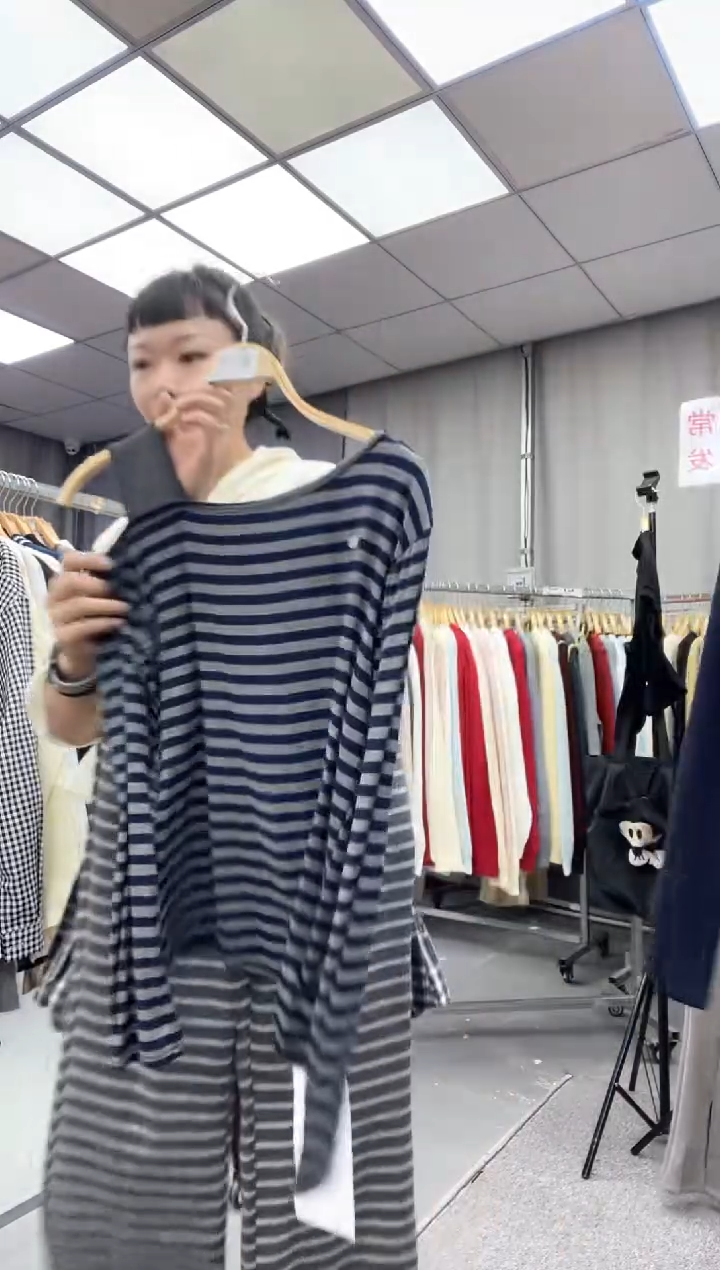 棉大哥家漂亮衣服漂亮颜色 