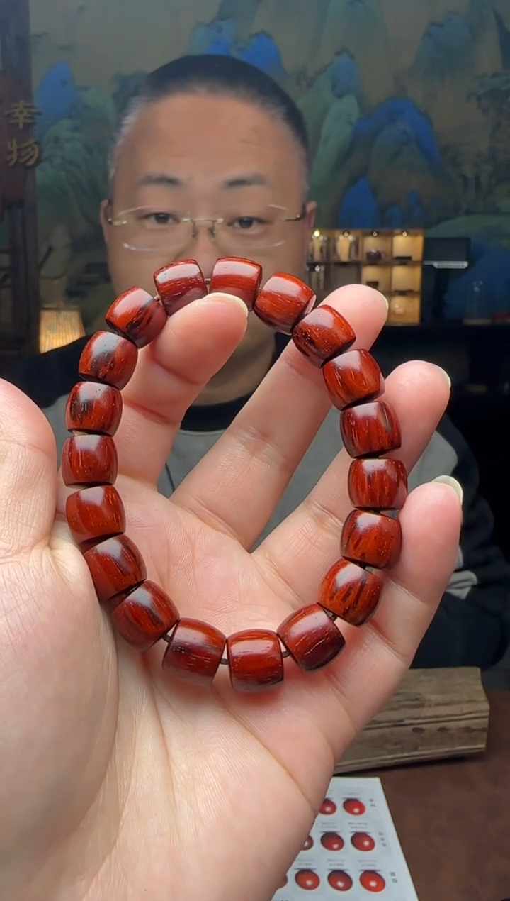 【闪购商品】小叶紫檀手串/手链10*11mm直切原汁原味黑飘红泥料