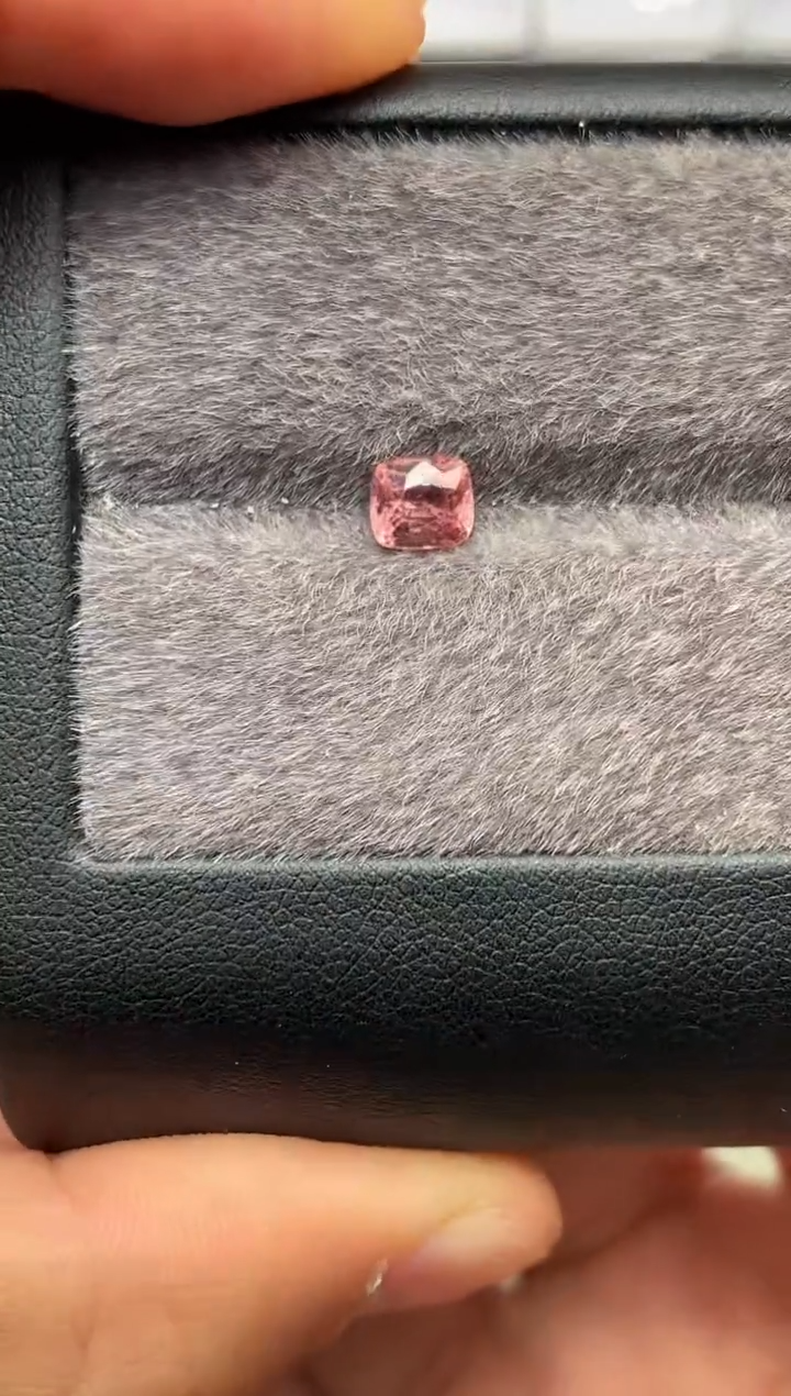 【闪购商品】定制尖晶石裸石未镶嵌枕型 帕帕色调尖晶石 0.83ct