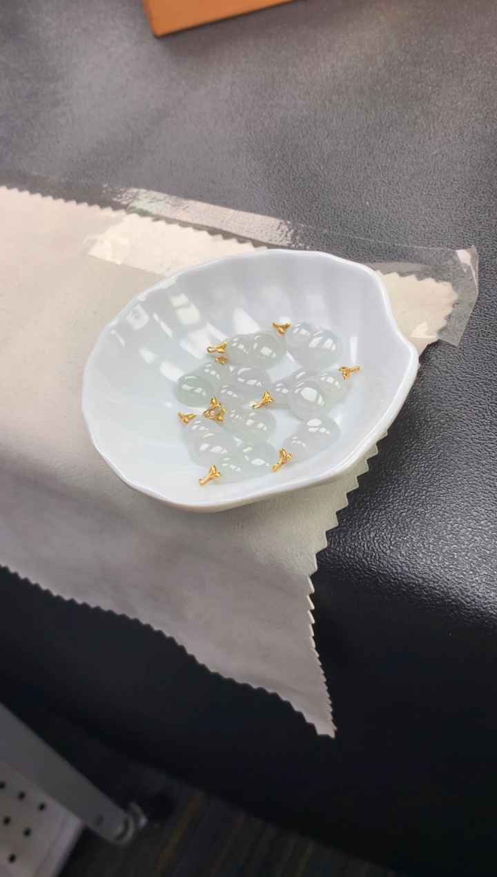 颈饰18K金镶嵌翡翠FA350 翡翠葫芦 多样性发其一赠皮绳