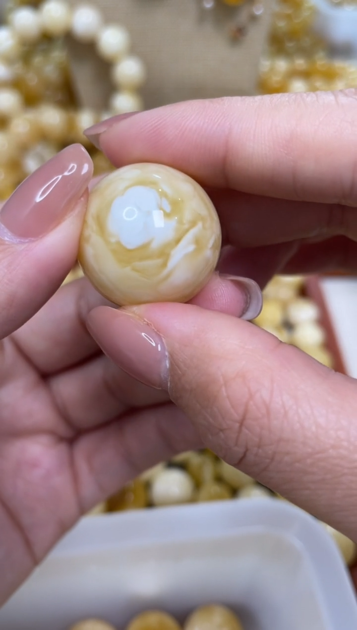 【闪购商品】琥珀颈饰未镶嵌原矿俄料蜜蜡圆珠