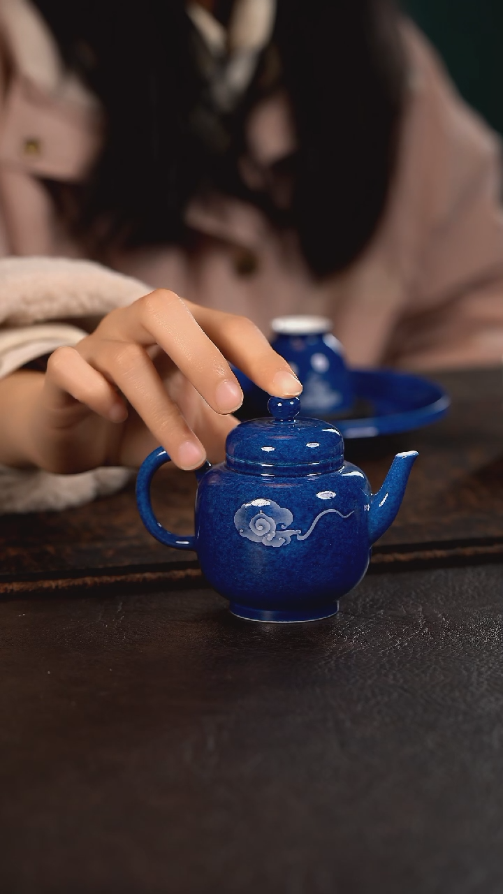 【闪购商品】杯初蓝舍洒蓝祥云小壶