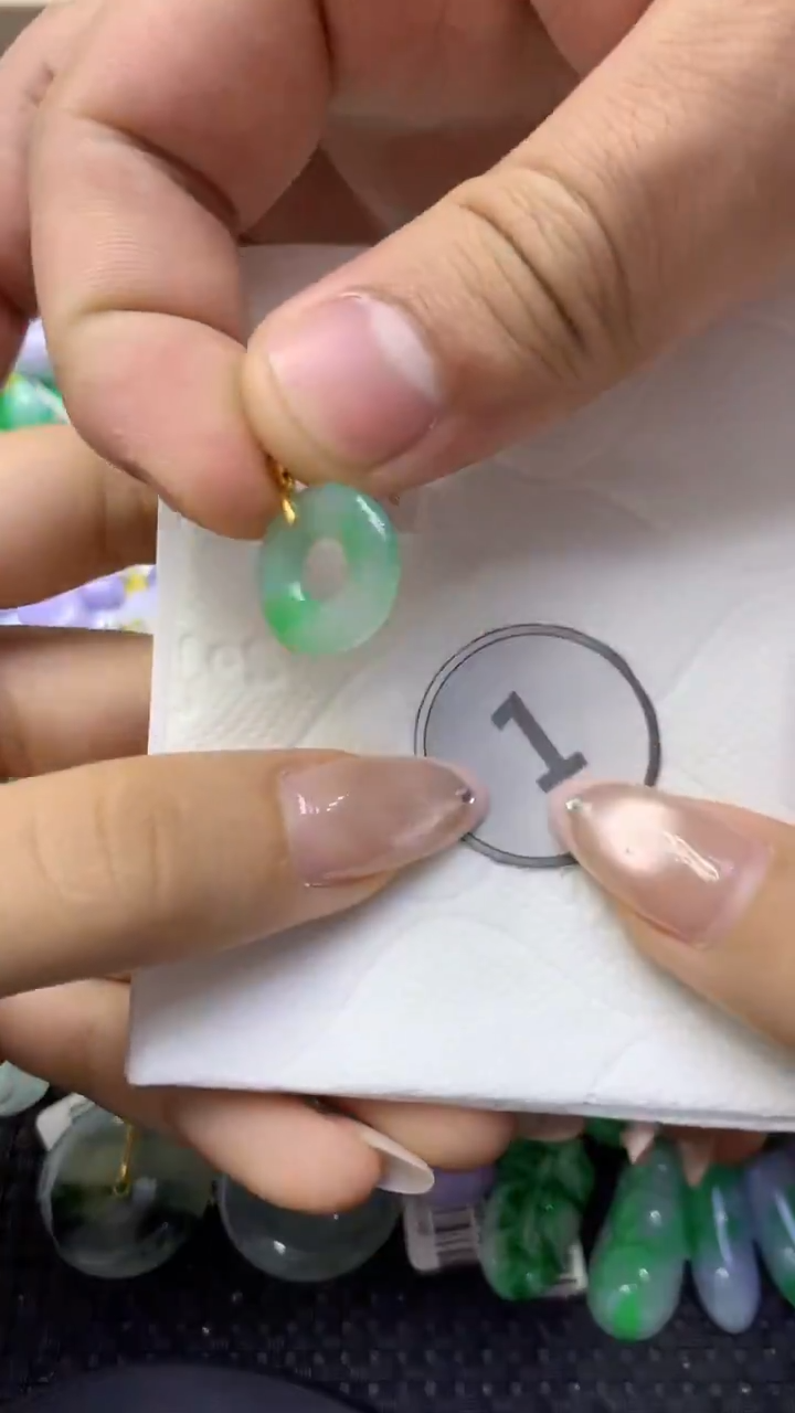 颈饰未镶嵌翡翠天然缅甸翡翠A货