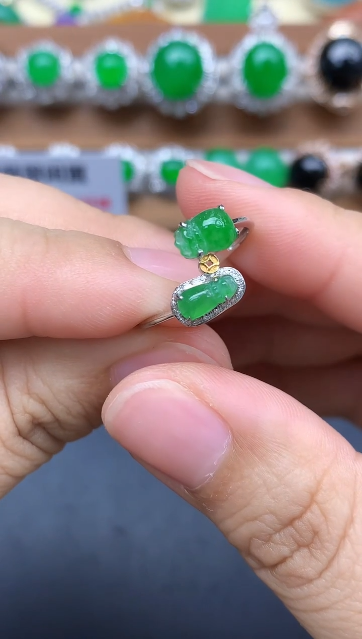 18K金镶嵌戒指翡翠481-中国好珍宝