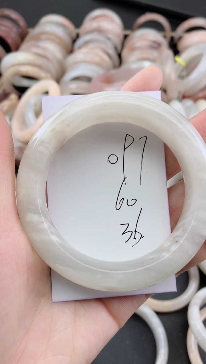 未镶嵌手镯石英质玉097