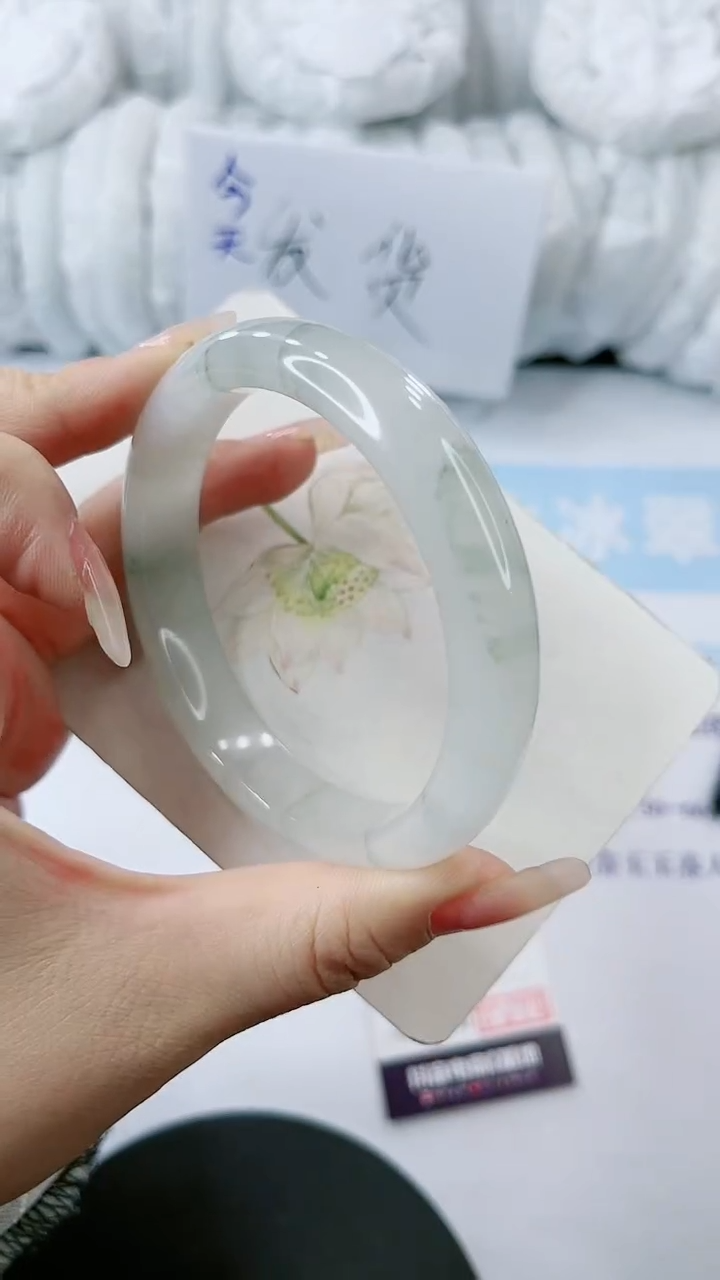 【闪购商品】石英质玉手镯未镶嵌多样性发货C451