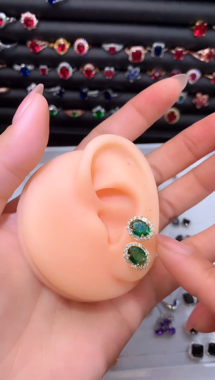 【闪购商品】透辉石耳饰银S925镶嵌68金